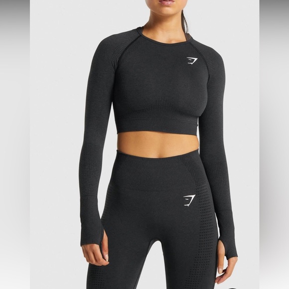 Gymshark Tops - NWOT Gymshark Long Sleeve Crop Top